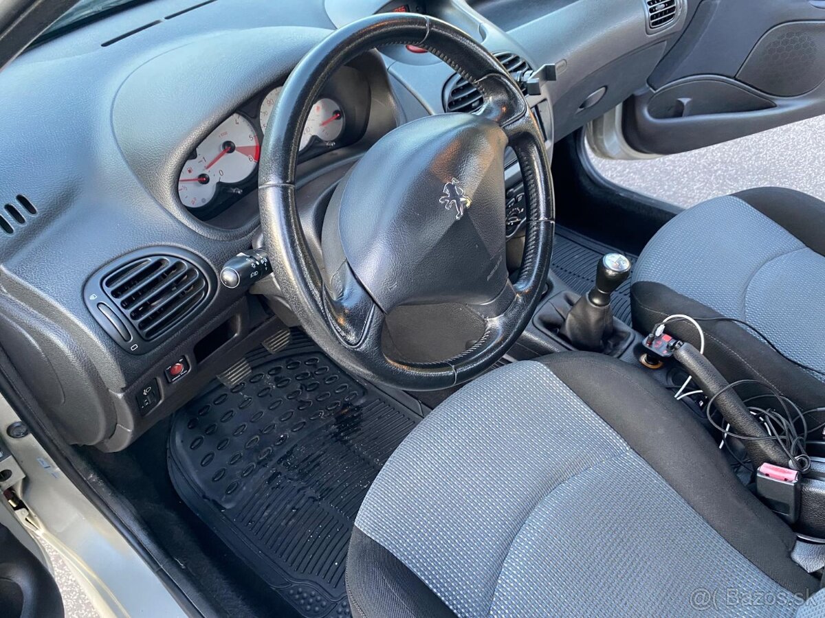 Peugeot 206 1.4 HDI 50 kw 2004 - 8