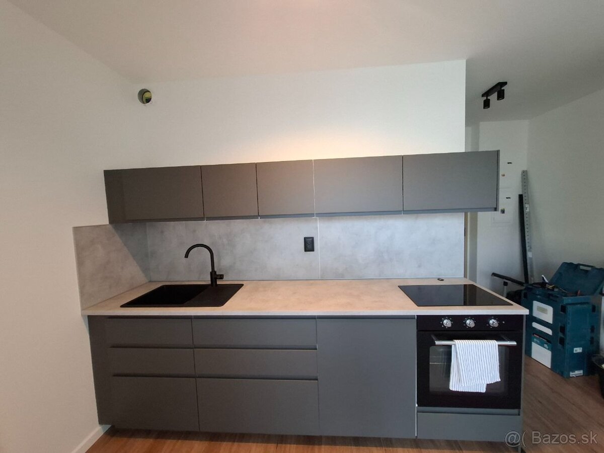 Montáž a demontáž nábytku (Hodinový majster) - 8