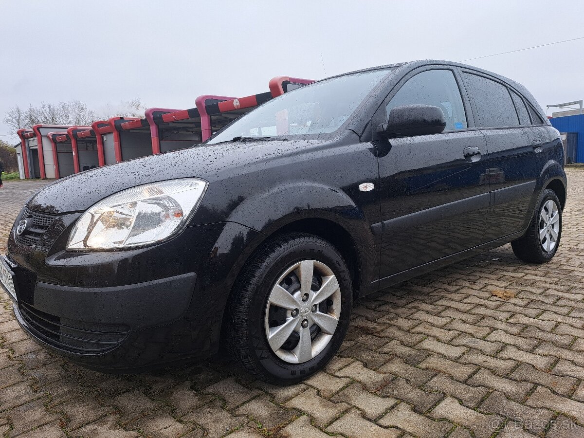 94 tisíc km Kia Rio - 8
