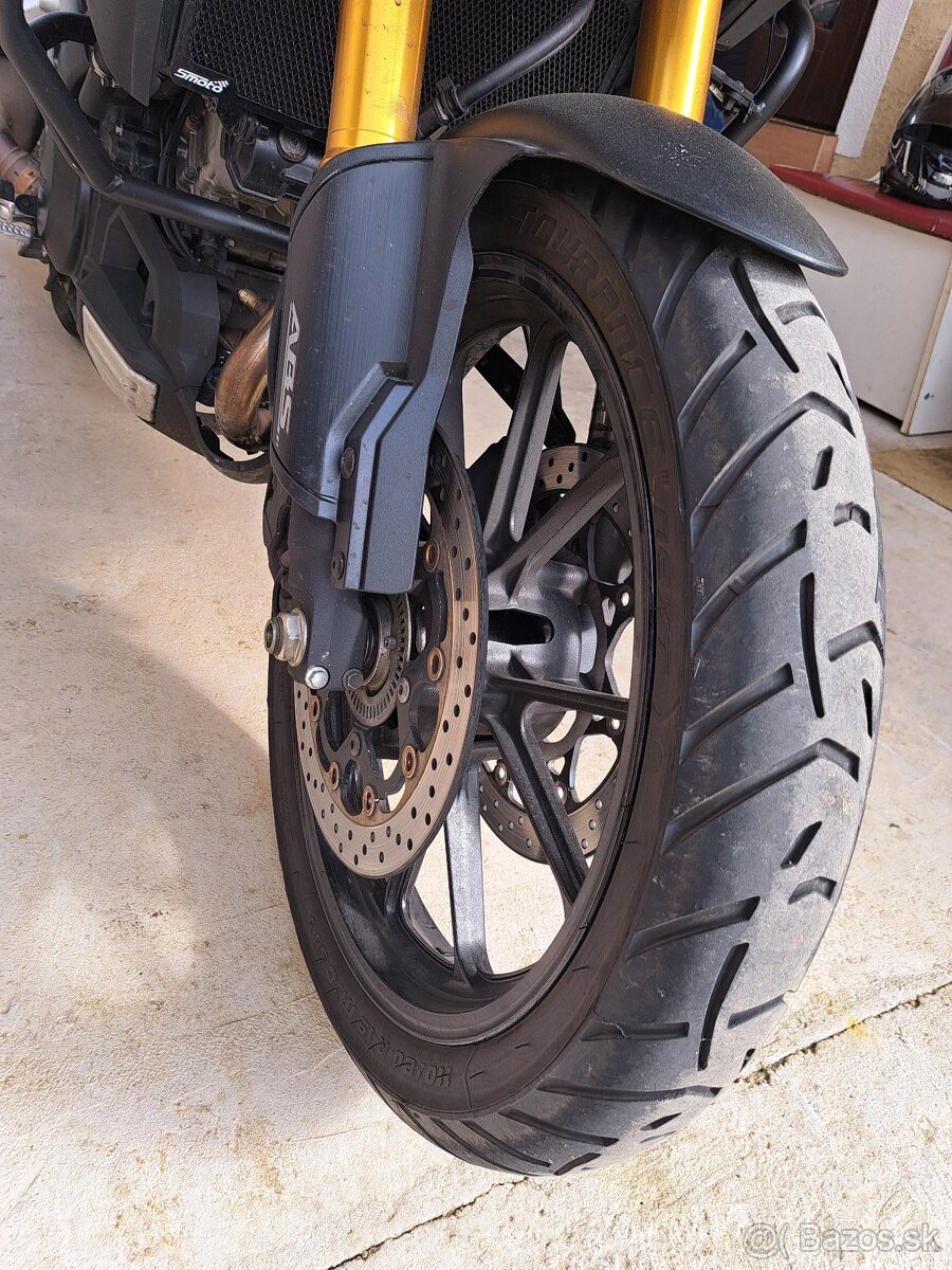 Suzuki V-Strom 1000 - 8