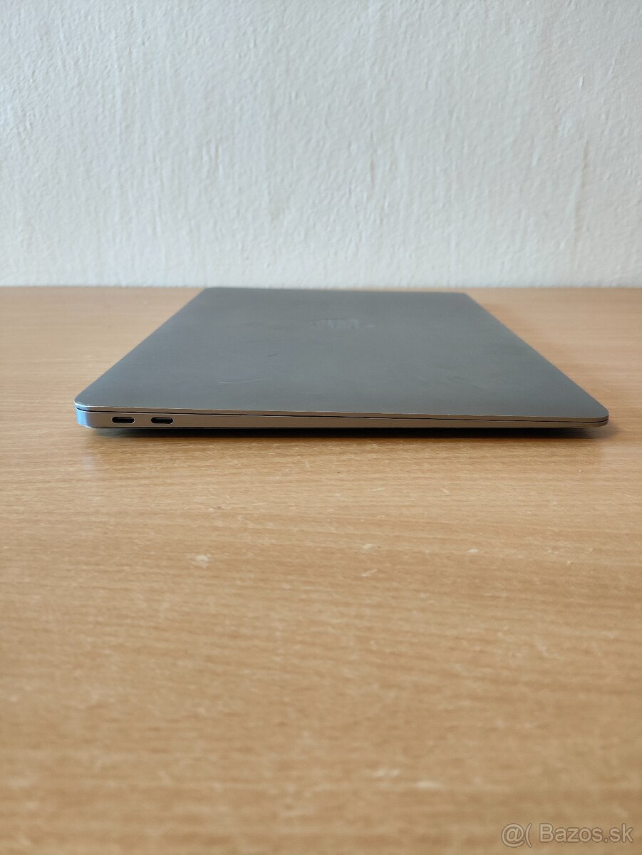 MacBook Air 2020 | i5 • 8GB • 256GB SSD - 8