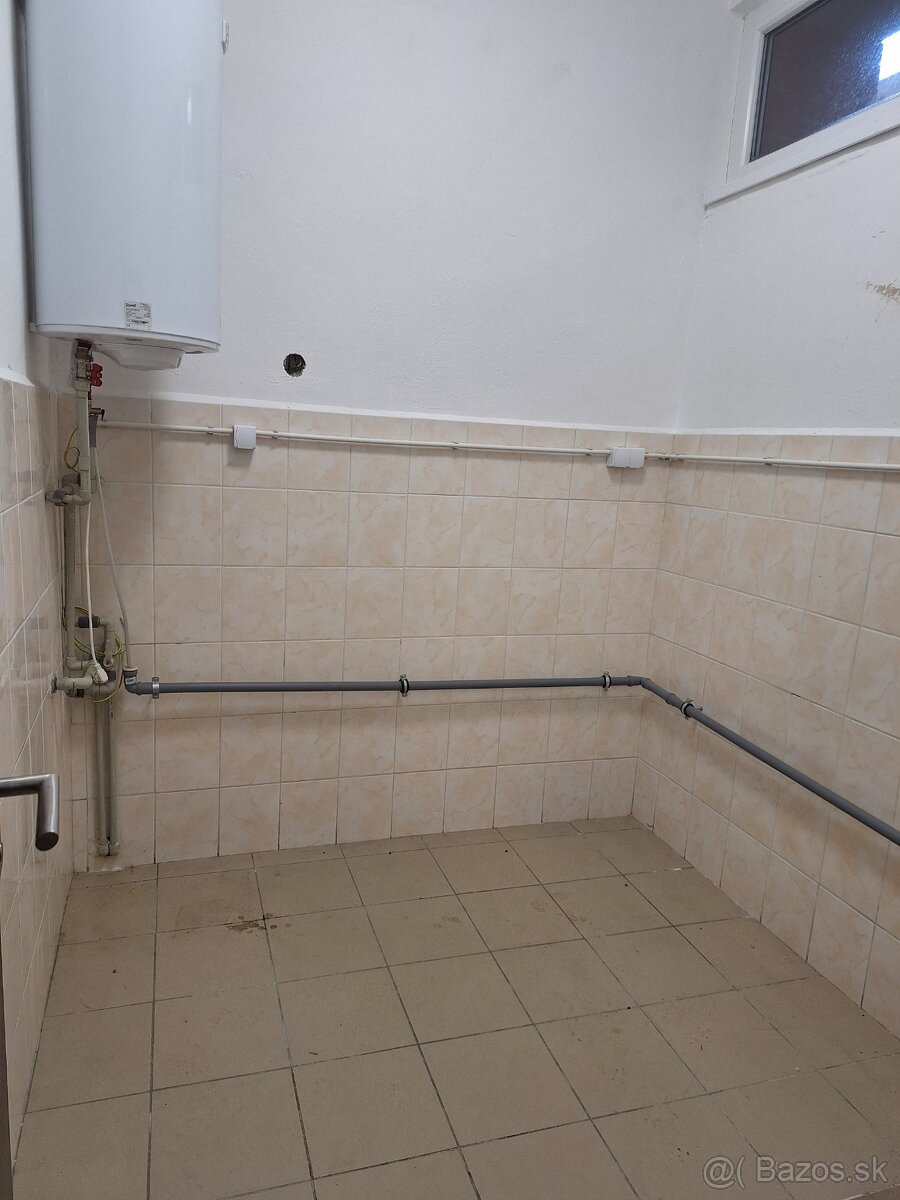 obchodný priestor/ kancelárie / iné - 8