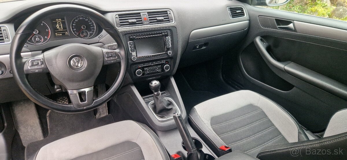 VW JETTA Highline 2,0 tdi 103kw r.v 2011 - 8