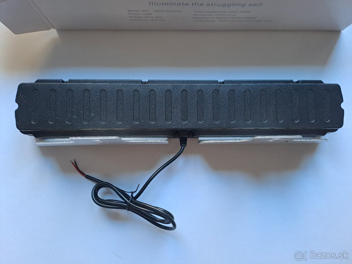 LED pracovné svetlo 60W - šírka až 18cm - 8