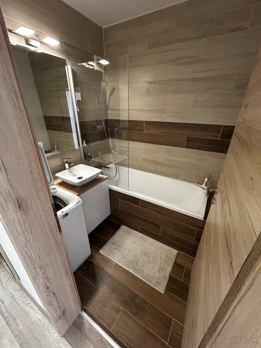 Slnečný podkrovný 2 izb. byt - Žilina, Hájik - 8