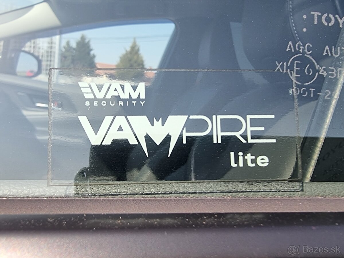 Toyota Prius 2.0 Plug-in Hybrid e-CVT za 34.990 € s DPH - 8