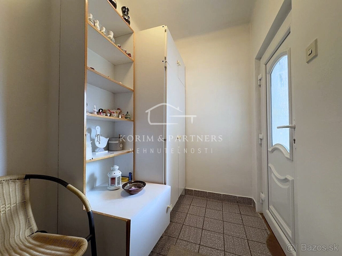 Zaujímavý rodinný dom s menším átriovým dvorom, Komárno - 8