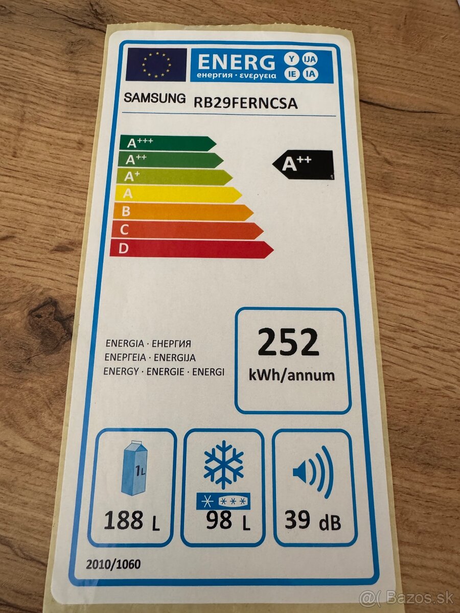 Predám kombinovanú chladničku Samsung - 8