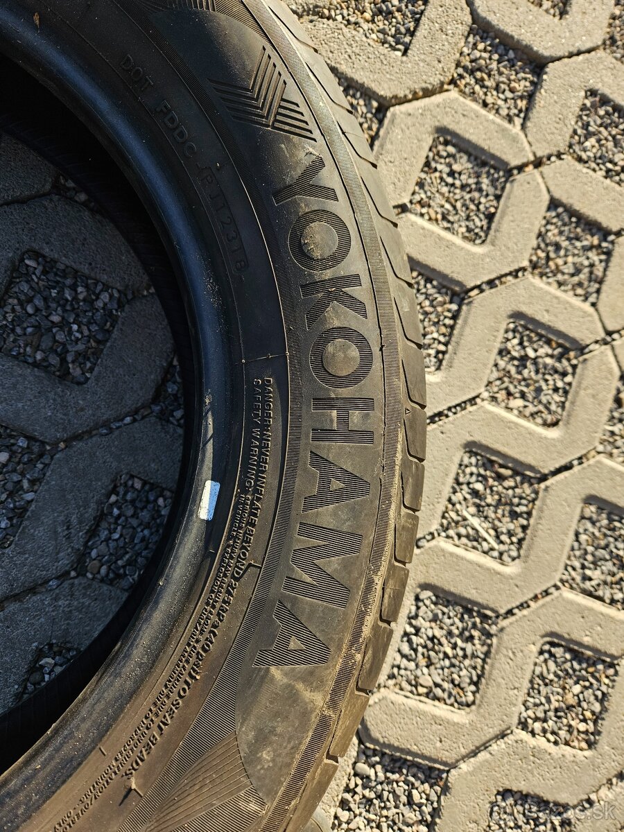 Pneumatiky 235/60 R18 - 8