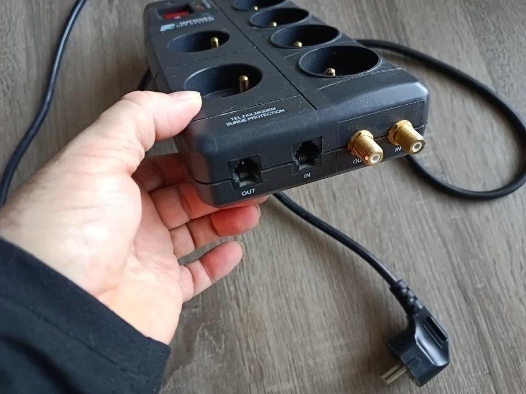 Prepäťová ochrana PHILIPS a SILVERCREST - 8 zásuviek - 8