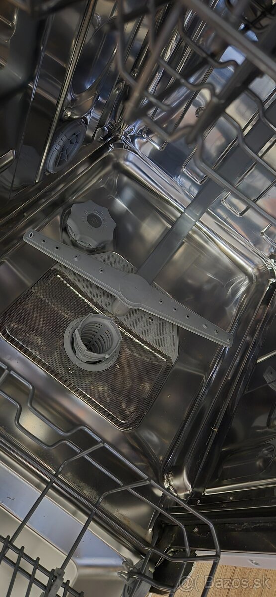 Umývačka riadu PHILCO - 8