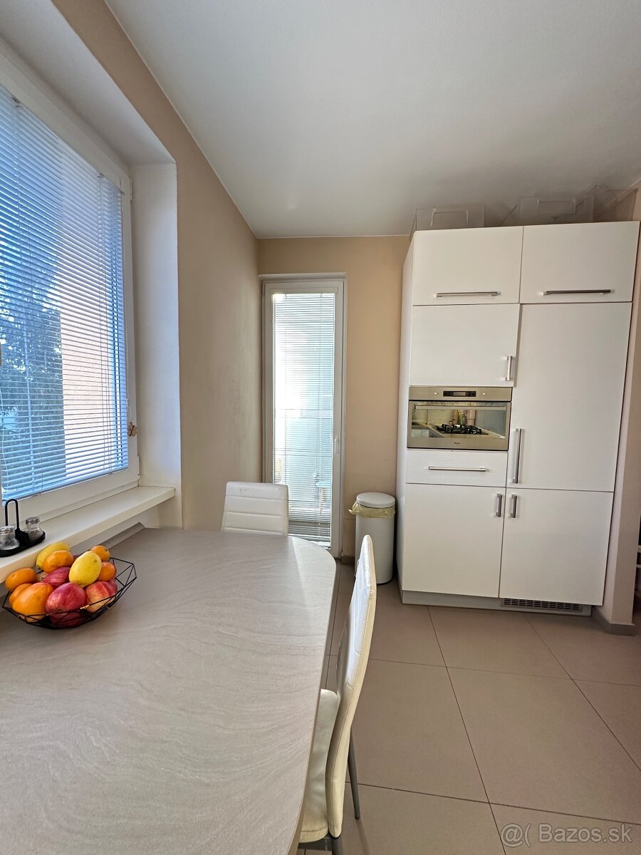 Veľkometrážny 3 izbový byt v centre mesta Nitra - 8