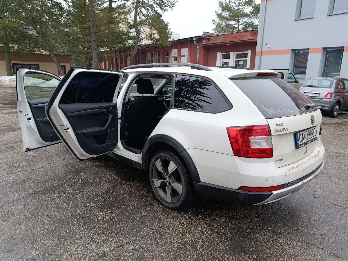 Škoda Octavia combi scout 4x4 dsg - 8