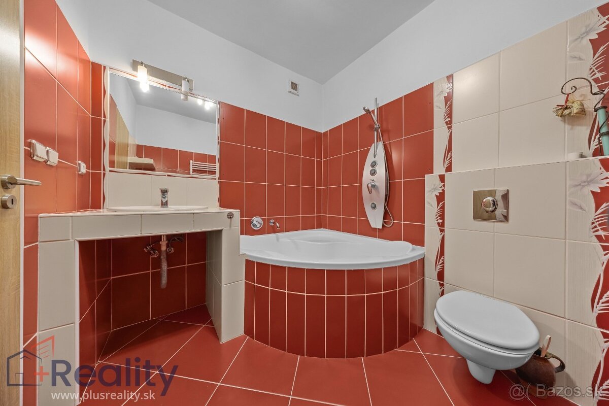 PLUS REALITY| Priestranný dom v meste DS na predaj - 8