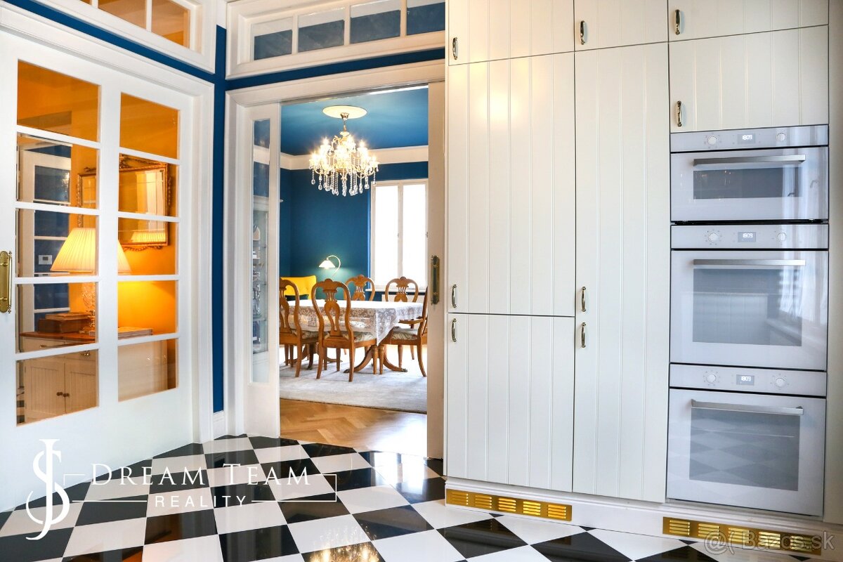 Štýlový byt s garážou a pozemkom, centrum Banská Bystrica - 8