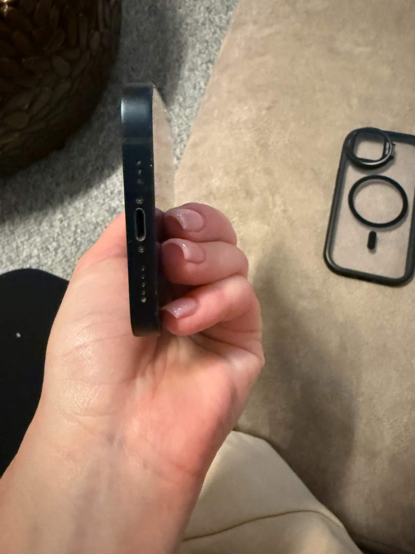 Predám iPhone 14 s kapacitou 128GB. - 8