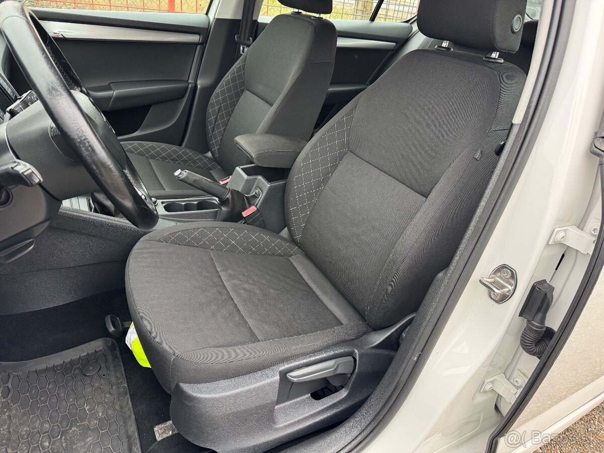 Škoda octavia 1.6tdi - 8