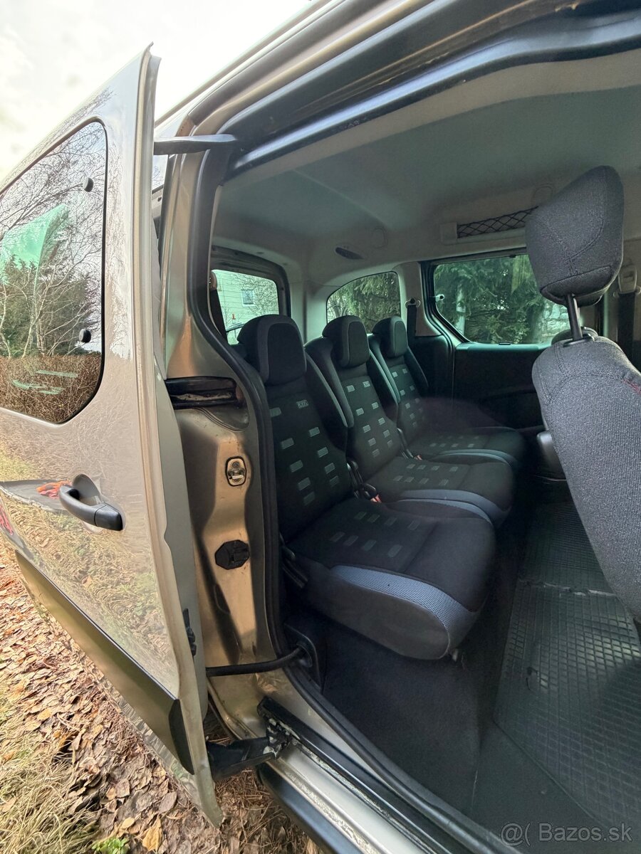 CITROEN BERLINGO MULTISPACE 1,6 HDI PRVÝ MAJITEĽ - 8