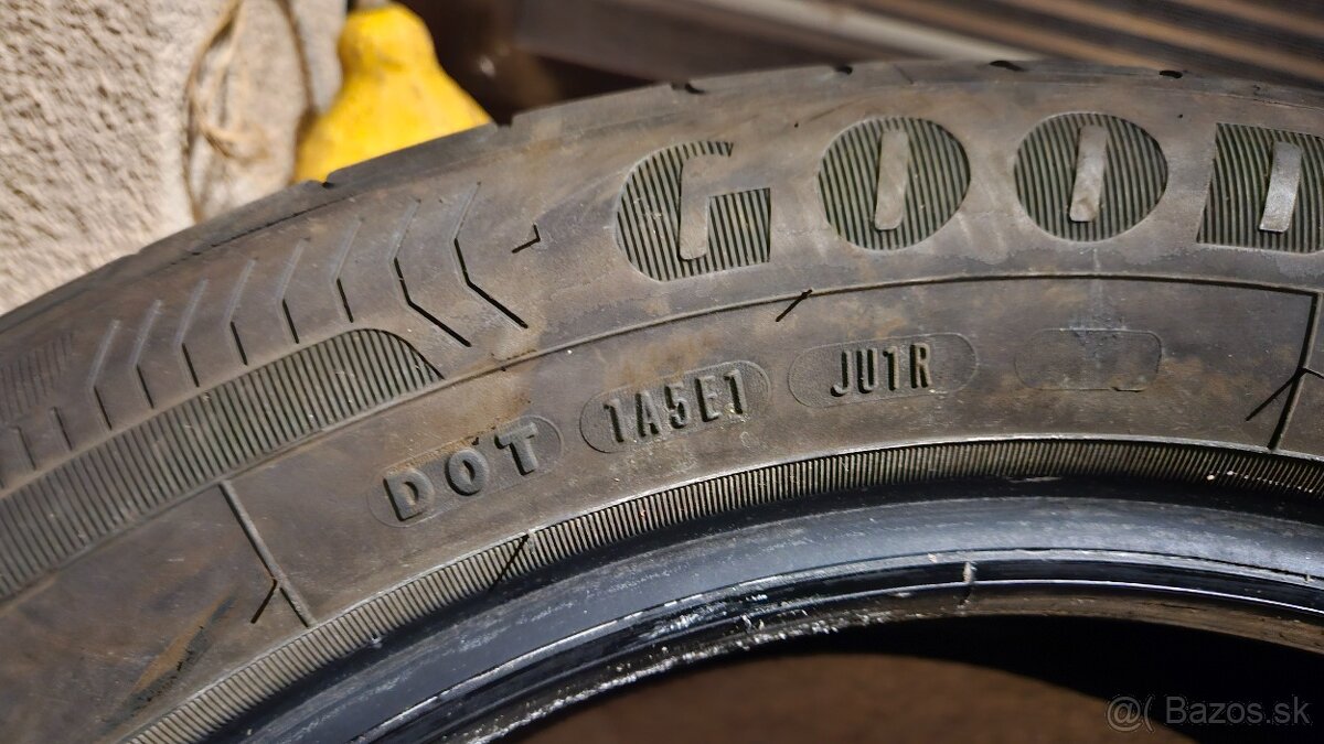 Goodyear Efficient Grip Performance 205 55 R17 letné pneu - 8