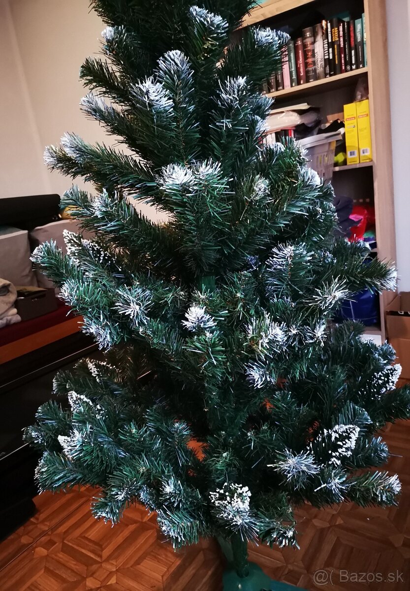 Umelý vianočný stromček - 8