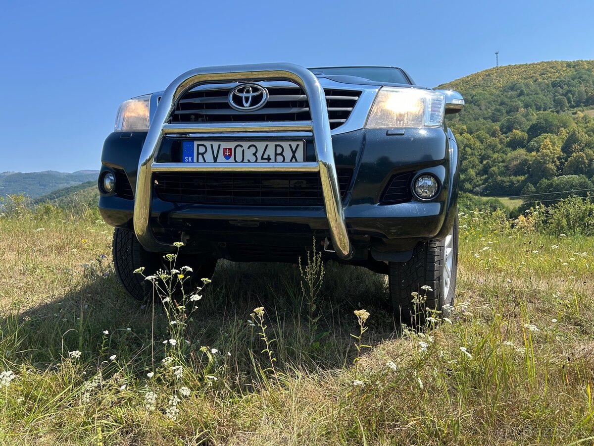 Toyota Hilux 2,5 - 8