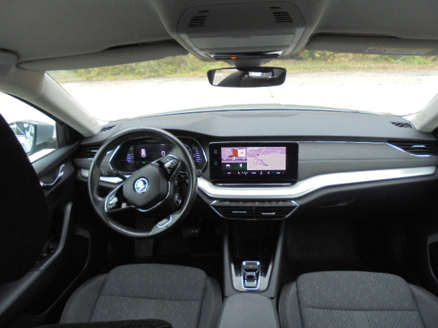 Škoda Octavia Combi 2.0 TDI 110 kw, DSG Style Virtual Cocpit - 8