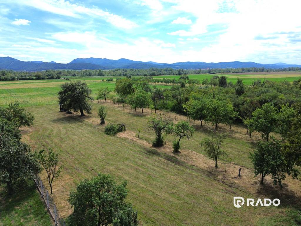 RADO | Obrovský slnečný rovinatý stavebný pozemok - Pruské - - 8