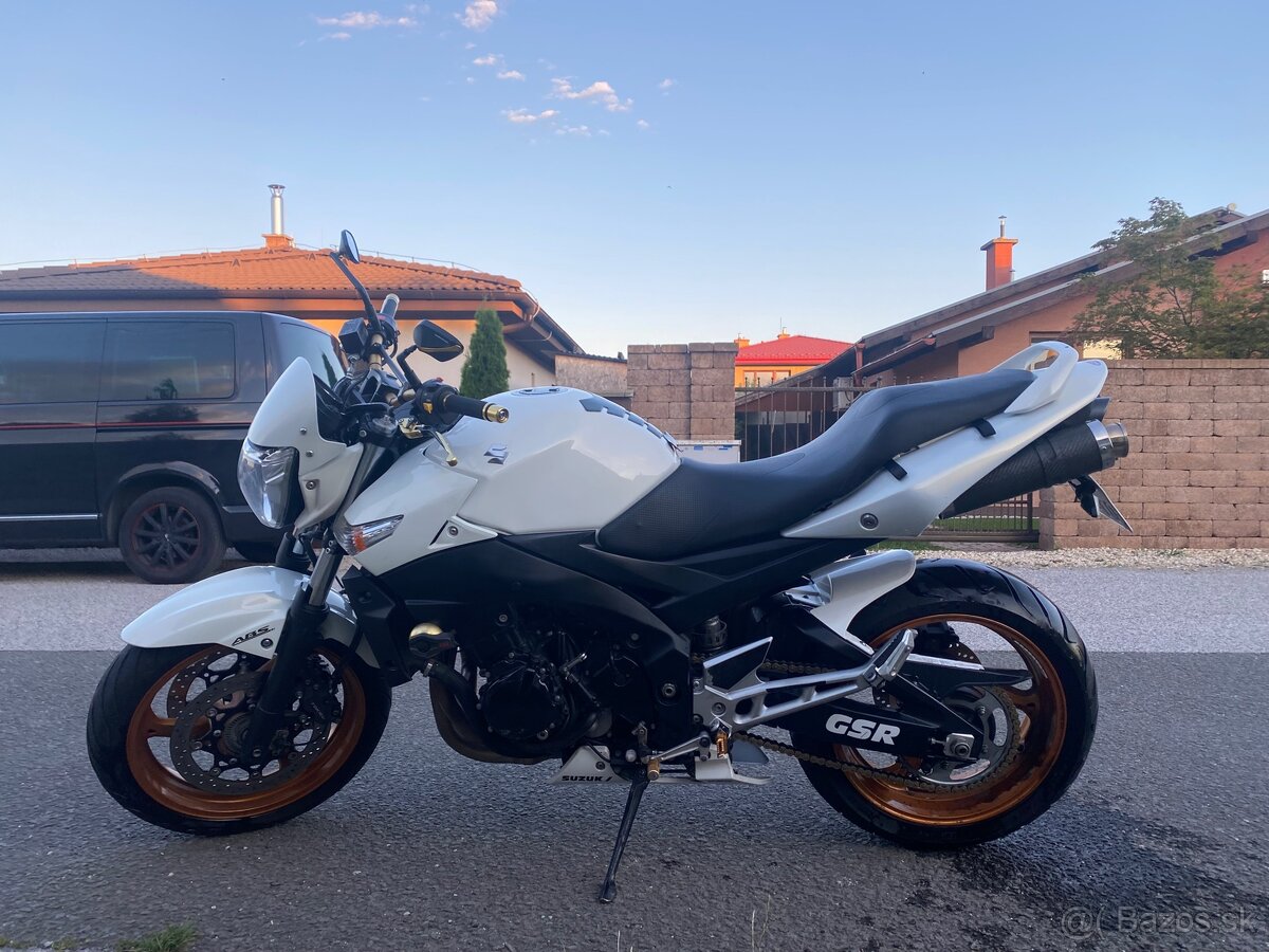 Suzuki GSR 600 ABS - 8