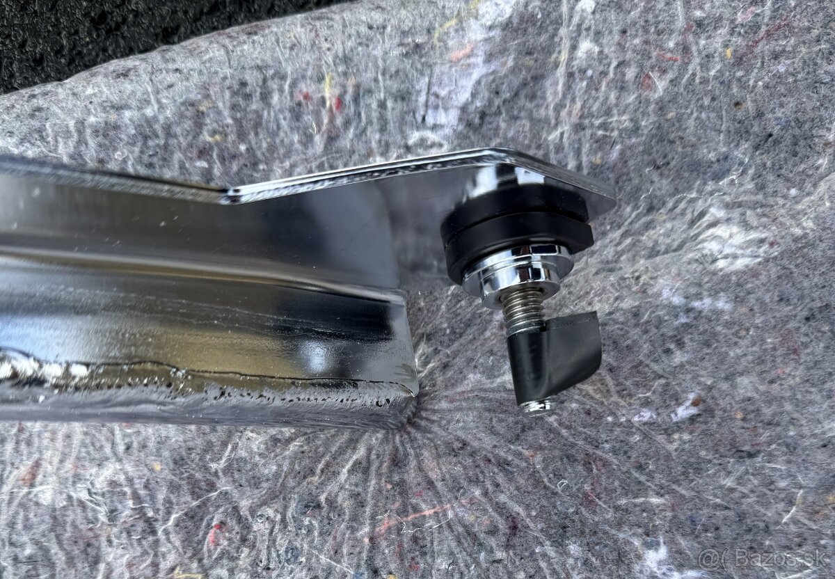 HARLEY DAVIDSON® BREAKOUT M8 SISSYBAR - 8