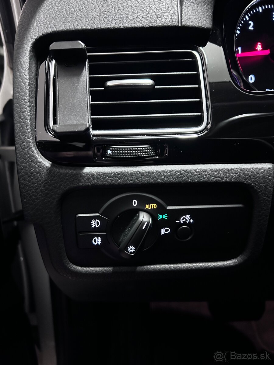 Volkswagen Touareg 3.0 TDI V6/TOP STAV - 8