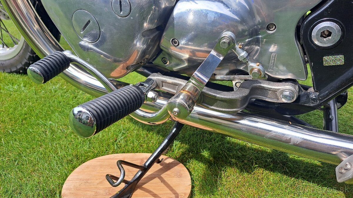 Kawasaki W 650 - 8