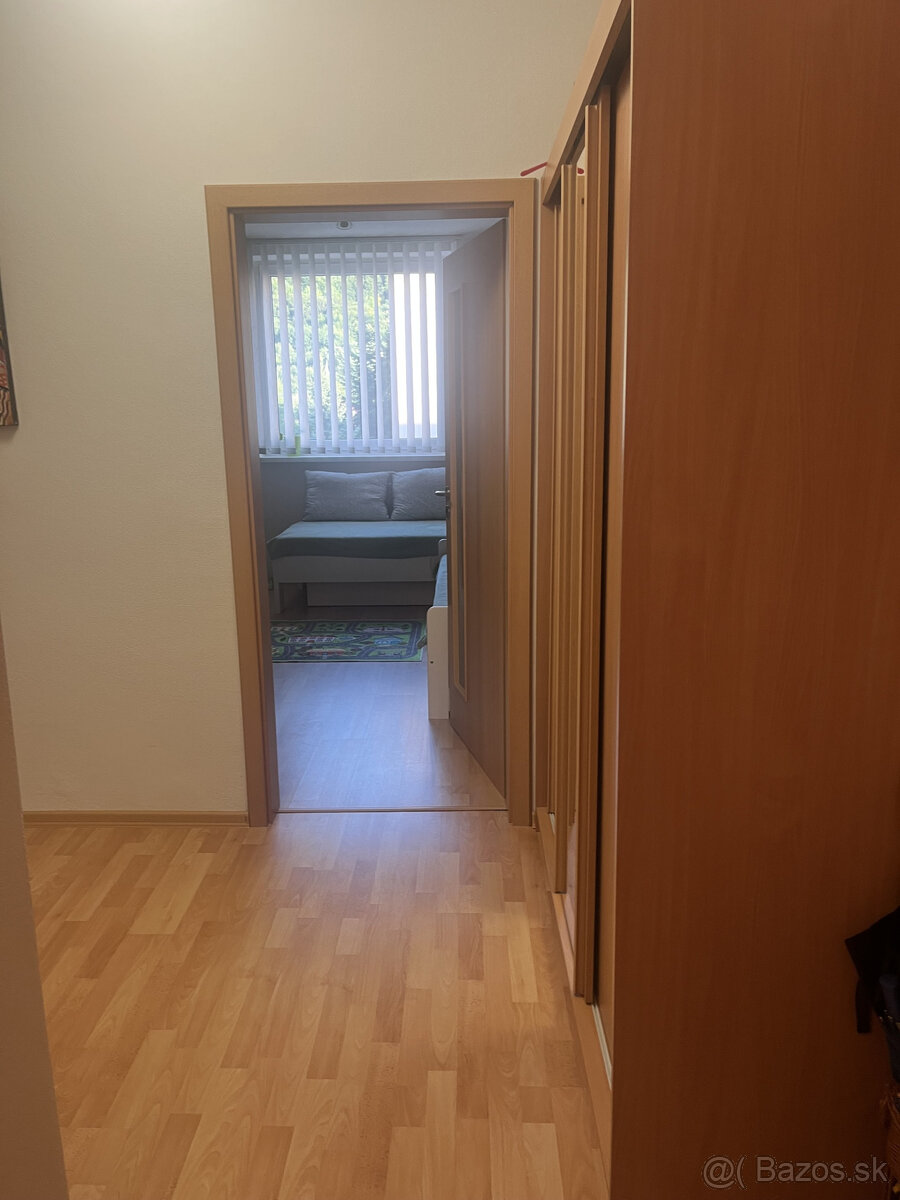 Váš nový domov čaká na vás – priestranný 3-izbový byt v Hume - 8