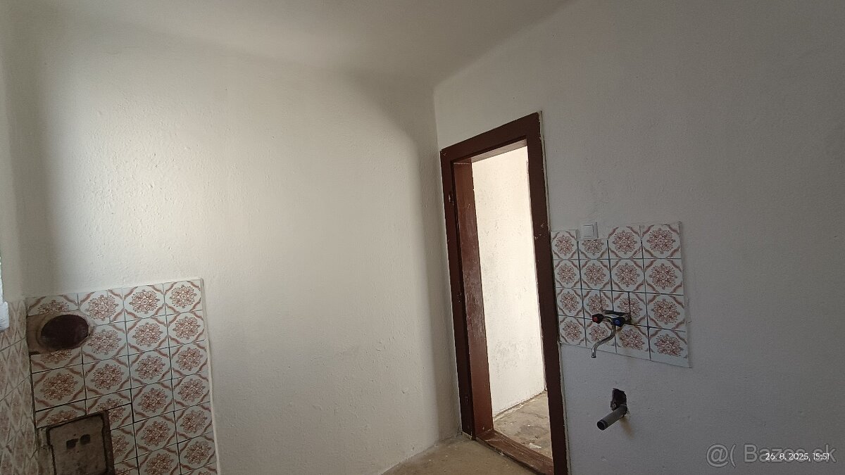 Predáme malý rodinný dom - 8