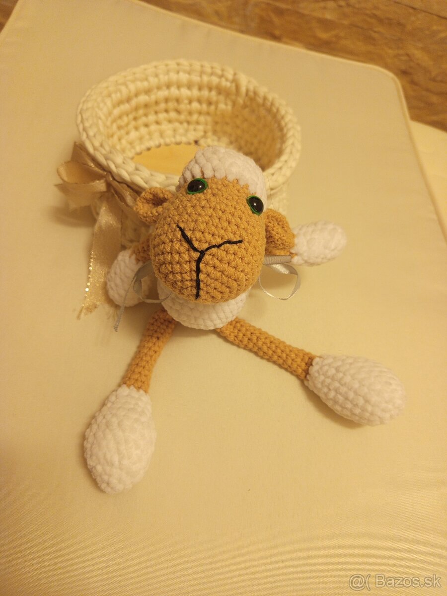 Handmade háčkovaný košík s ovečkou - 8