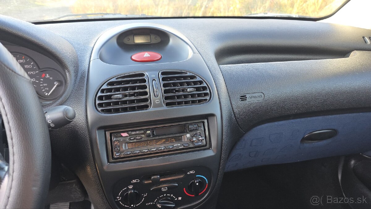 Predám Peugeot 206 1,1 benzín 44 kw - 8