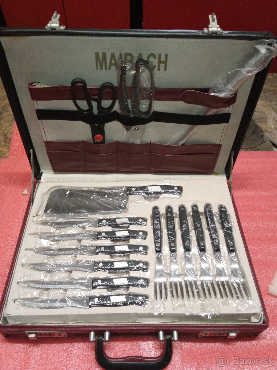 Príbor v drevenej truhlici + sada nožov - 8