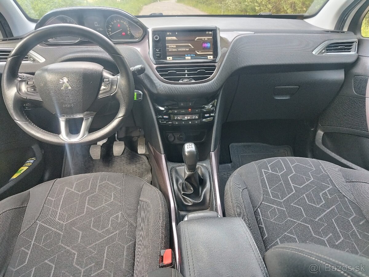 Peugeot 2008 Crossover - 8