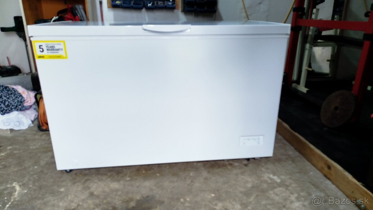 Mraznička truhlicová 371L zanussi - 8