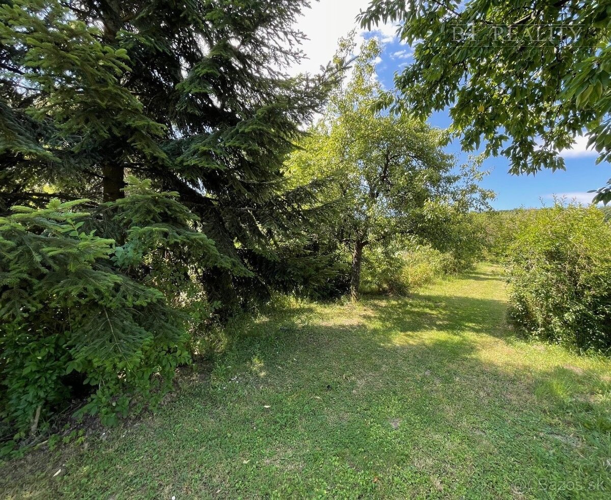 Rodinný dom so slnečným pozemkom 1856 m2, Svinná - 8