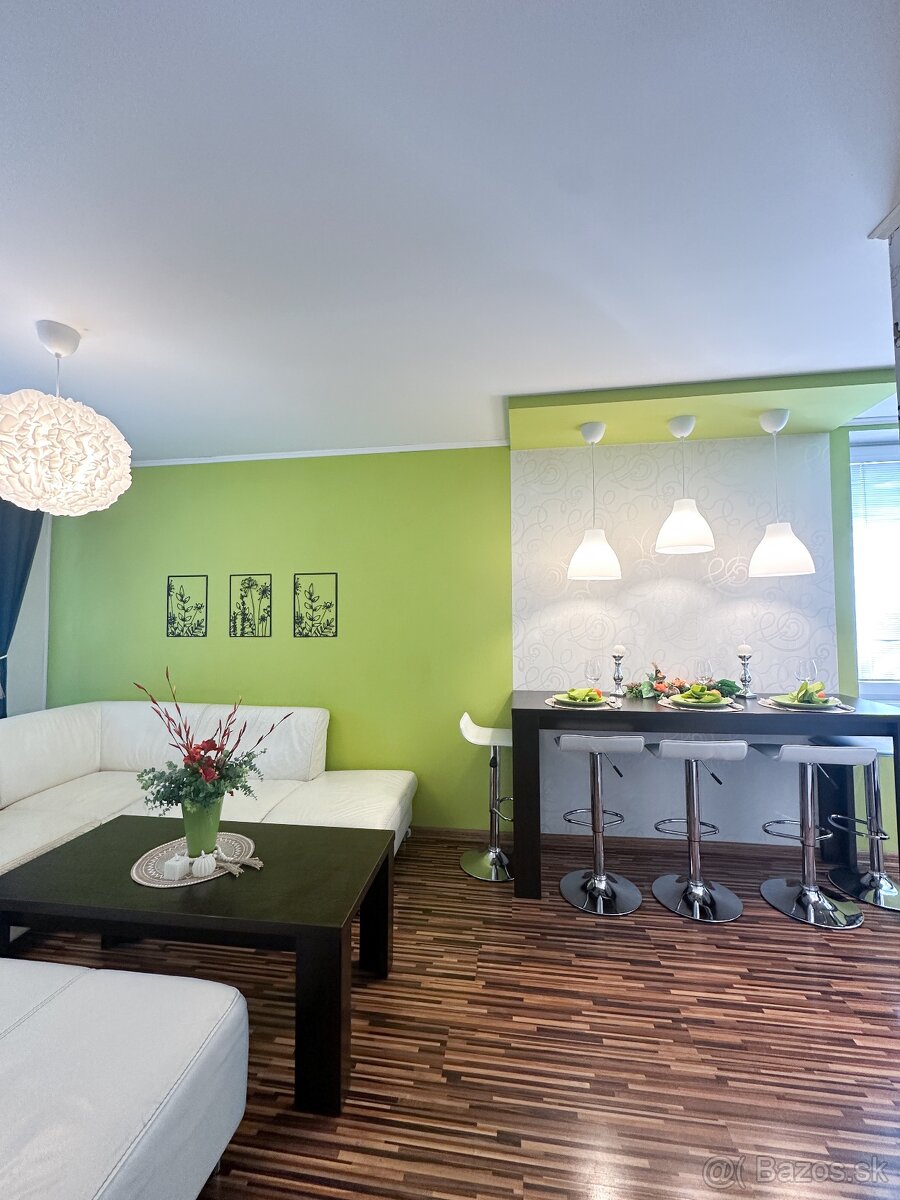 3 izbový byt s veľkou loggiou, Terasa - Rožňavská - 8