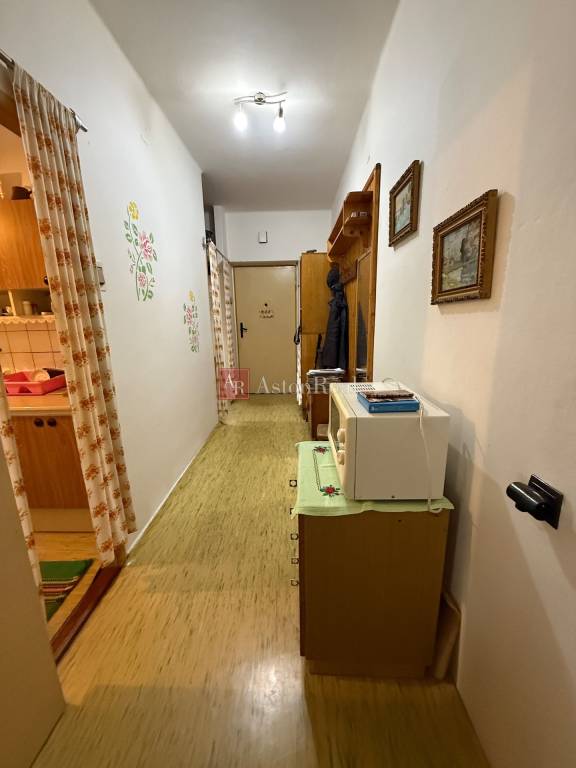 PRENÁJOM: Veľkometrážny 2-izbový byt s balkónom v tichej lok - 8