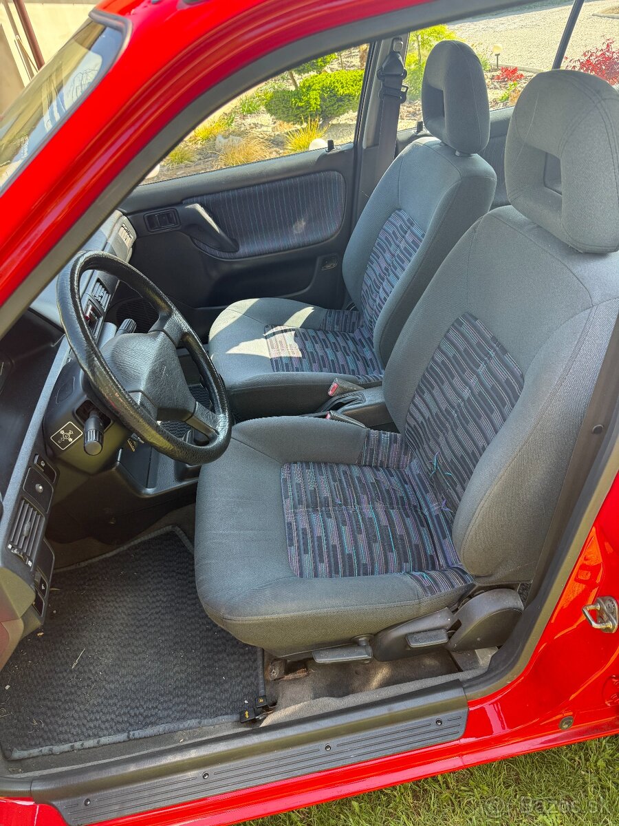 Predám: MAZDA 323 SEDAN - 8