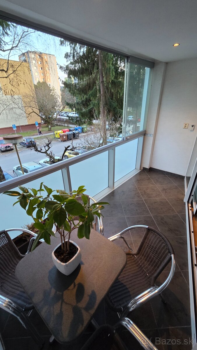 Prenájom 3izb.bytu na SNP - 8