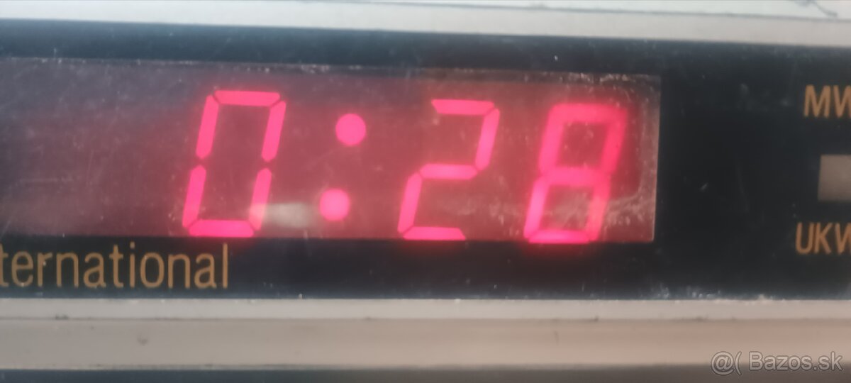 Rádio budík International - 8