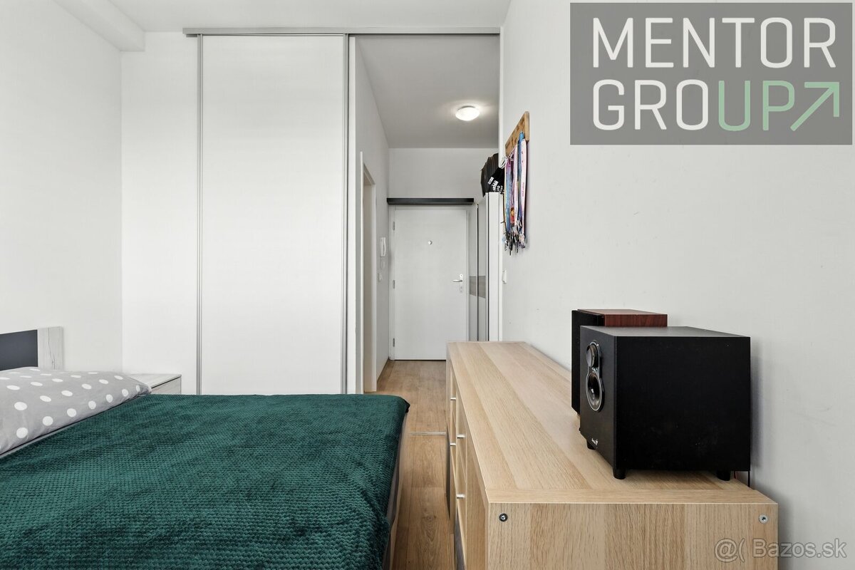 REZERVOVANÉ Na predaj 2-izbový byt s parkovacím miestom, St - 8