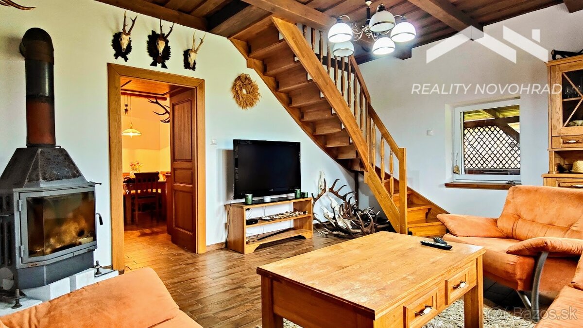 Vidiecke sídlo na polosamote Ábelovských Lazov - 8