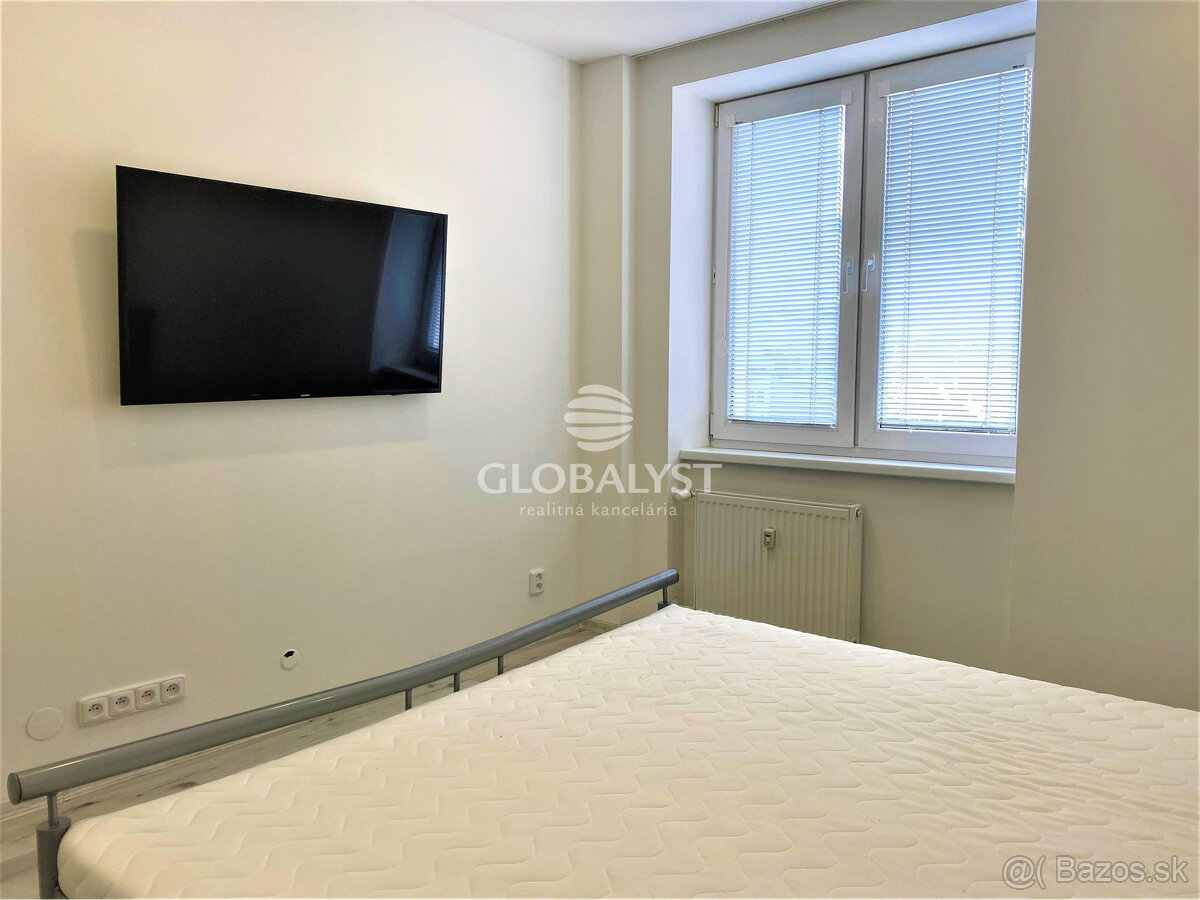 Priestranný, rekonštruovaný 3 izbový byt v centre mesta na T - 8