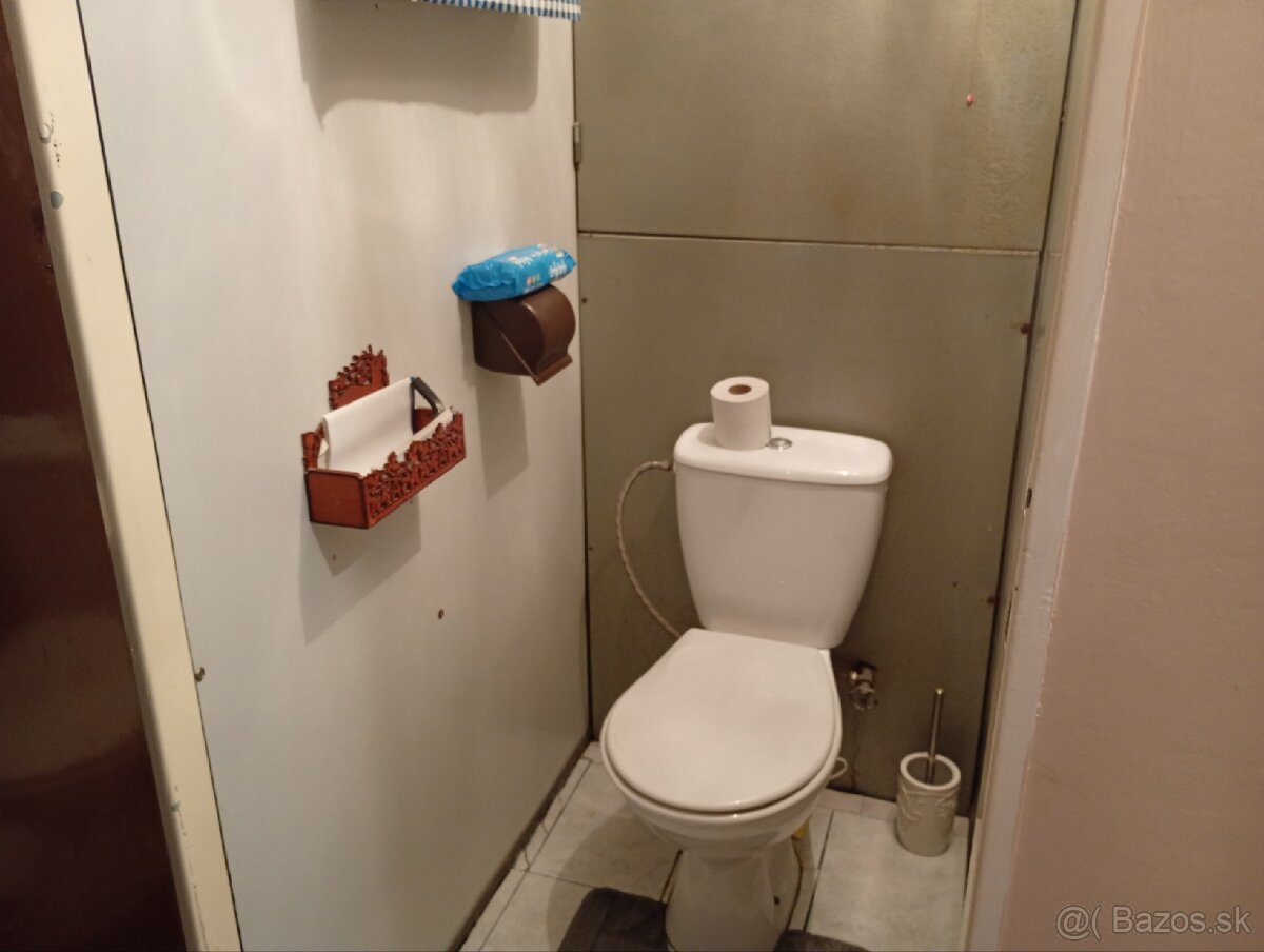 Na predaj 3 izbový byt s balkónom a pivnicou v Novej Bani - 8