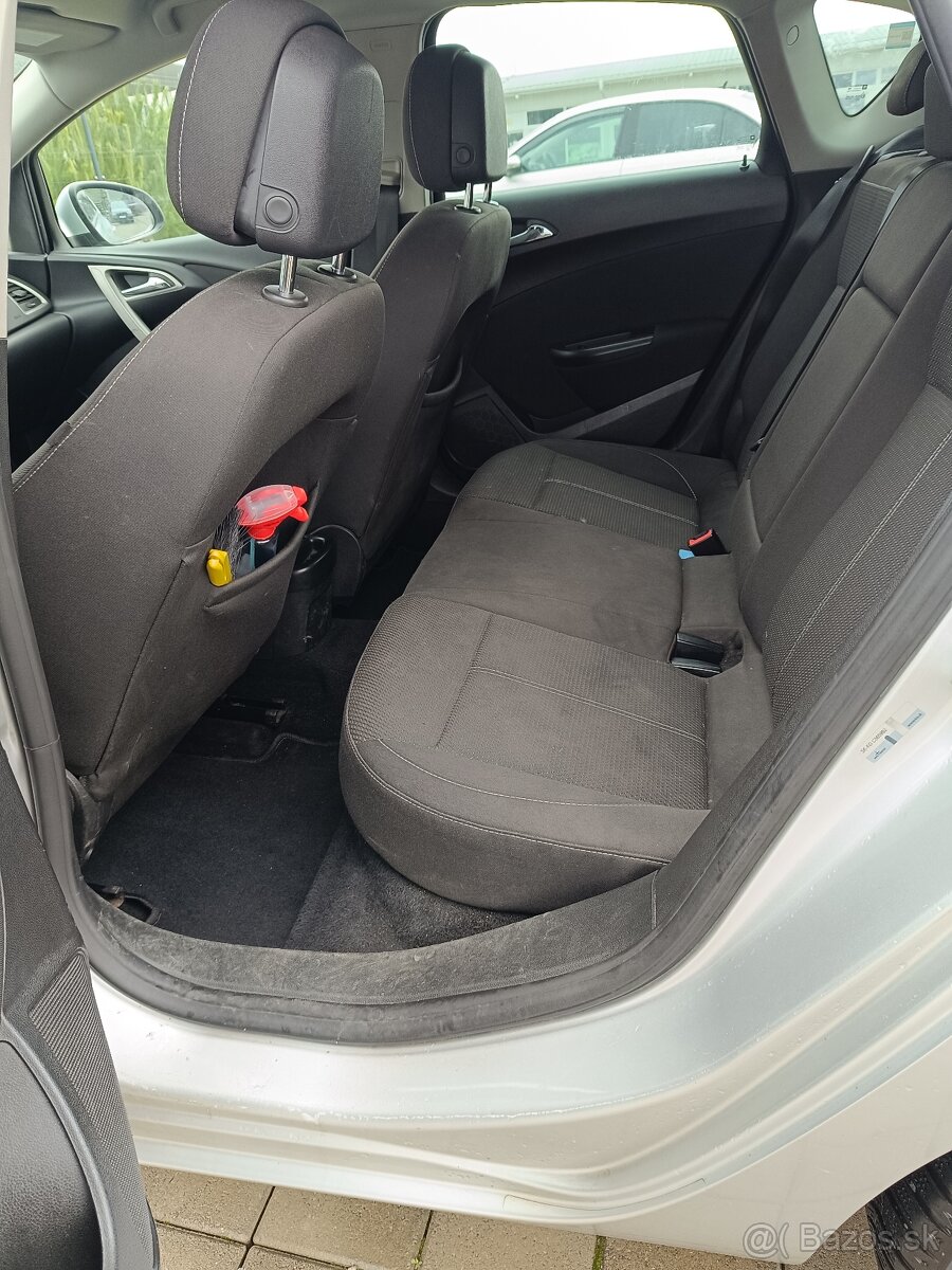 Opel Astra J 1.7 CDTI 81KW 2013 - 8