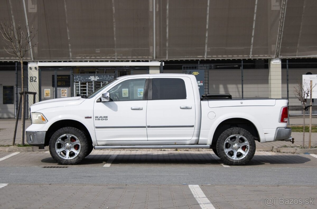 Dodge RAM 1500 / 4x4 / LARAMIE / 295kW / AT8 - 8